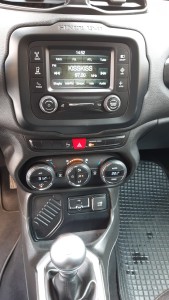 Jeep renegade bianca crescenzo automobili (23)