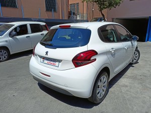 Peugeot 208 (8)