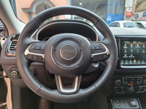Jeep Compass bianco e nero (17)