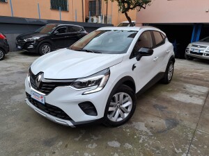 Renault Captur 2022 bianco (1)