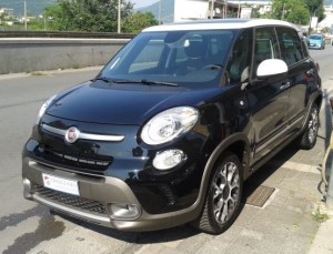 Fiat 500L trekking bicolore nera tetto bianco crescenzo automobili (3)