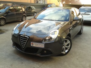 Alfa Giulietta distinctive Grigio scuro crescenzo automobili (2)