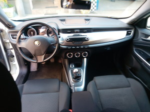 Giulietta bianca crescenzo automobili (8)