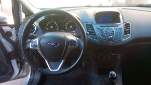Ford Fiesta 2015 (13)