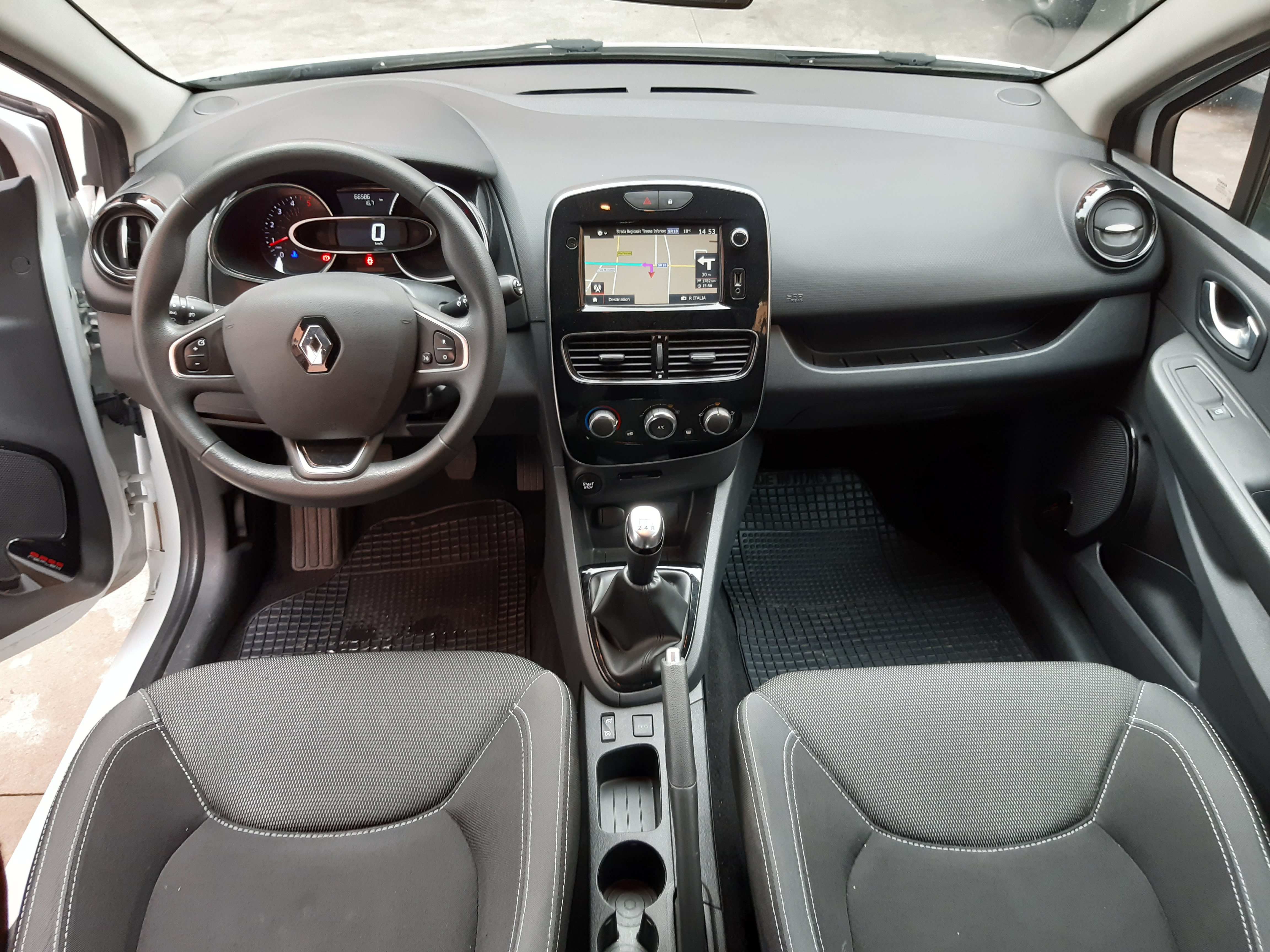 Renault Clio 4 Serie (12) - Crescenzo Automobili