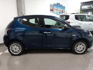 Lancia ypsilon blu di blu (6)