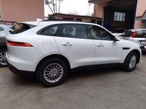 Jaguar F-Pace Bianco www.crescenzoautomobili (13)