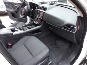 Jaguar F-Pace Bianco www.crescenzoautomobili (17)