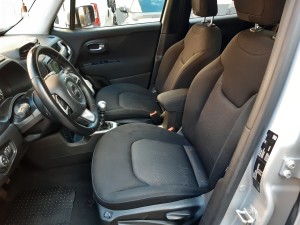Jeep Renegade business (24)
