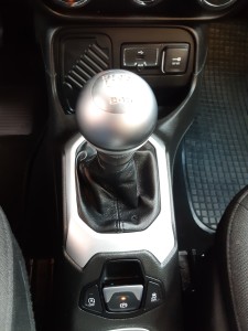 Jeep Renegade business (30)