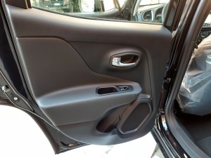 Jeep renegade nera carbon black crescenzoautomobili (22)