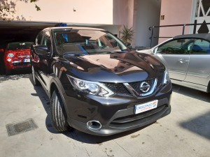 Nissan Qashqai nero crescenzo automobili (5)