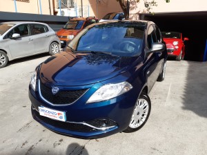 Lancia Ypsilon Blu di Blu crescenzo automobili (5)