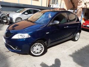 Lancia Ypsilon Blu di Blu crescenzo automobili (7)