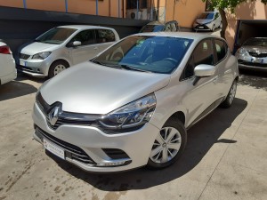 Renault Clio IV grigio argento (1)