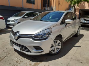 Renault Clio IV grigio argento (2)