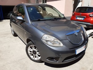 Lancia Ypsilon GOLD grigio (9)