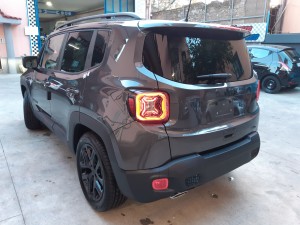 Jeep Renegade Granite Crystal Black line (7)