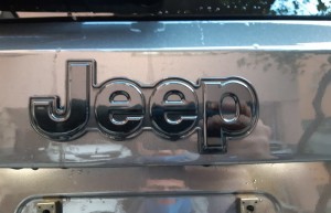 Jeep-Renegade-Granite-Crystal-Black-line-13-700x450