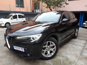 Alfa Stelvio nera (1)