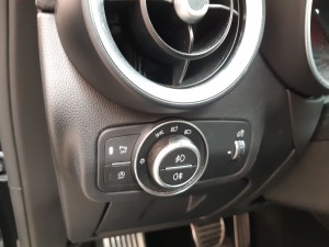 Alfa Stelvio nera (21)