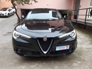 Alfa Stelvio nera (3)