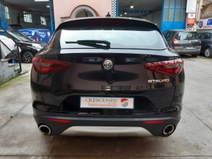 Alfa Stelvio nera (7)