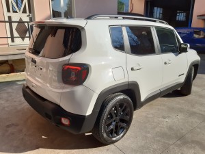 Jeep Renegade black line (8)