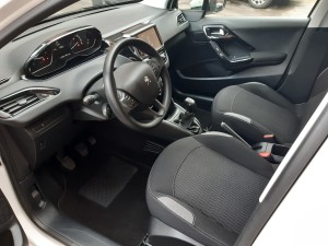 Peugeot 208 bianca (10)