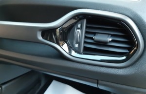 Jeep-Renegade-Granite-Crystal-Black-line- (11)