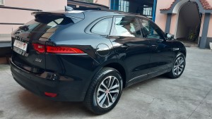 JAGUAR F PACE (7)