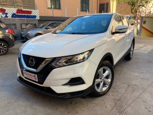 Nissan Qashqai bianco (1)
