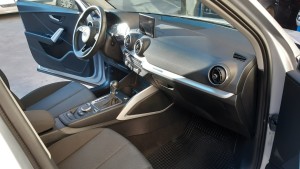 Audi Q2 grigio (10)