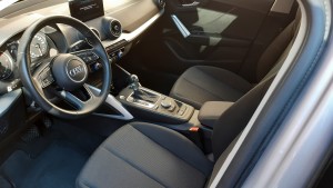 Audi Q2 grigio (9)