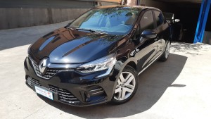 Clio 5 serie nera crescenzo automobili (2)