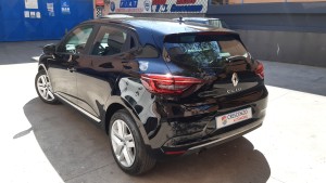 Clio 5 serie nera crescenzo automobili (7)