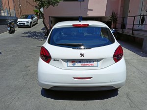 Peugeot 208 (6)