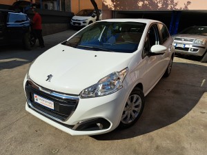 Peugeot 208 (1)