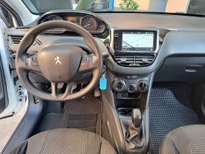 Peugeot 208 (10)