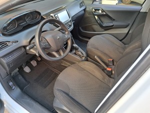 Peugeot 208 (13)