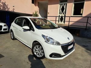 Peugeot 208 (4)