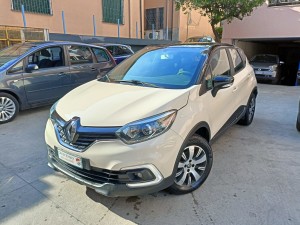 Renault Captur beige (1)