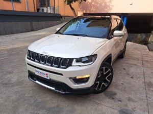 Jeep Compass bianco e nero (2)
