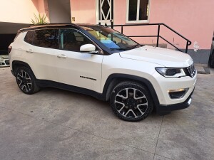 Jeep Compass bianco e nero (6)