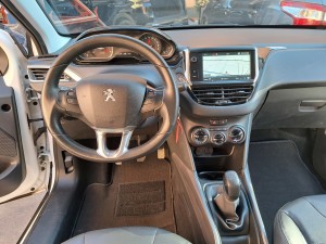 Peugeot 2008 bianca (11)