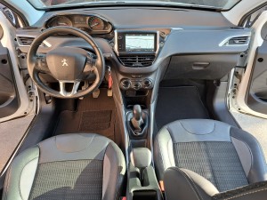 Peugeot 2008 bianca (12)