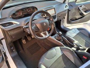 Peugeot 2008 bianca (14)