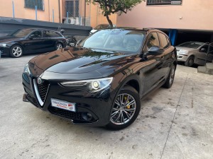 Alfa Stelvio nera q4 (1)