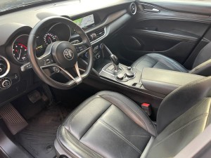 Alfa Stelvio nera q4 (11)