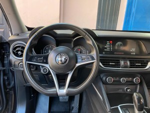 Alfa Stelvio nera q4 (13)